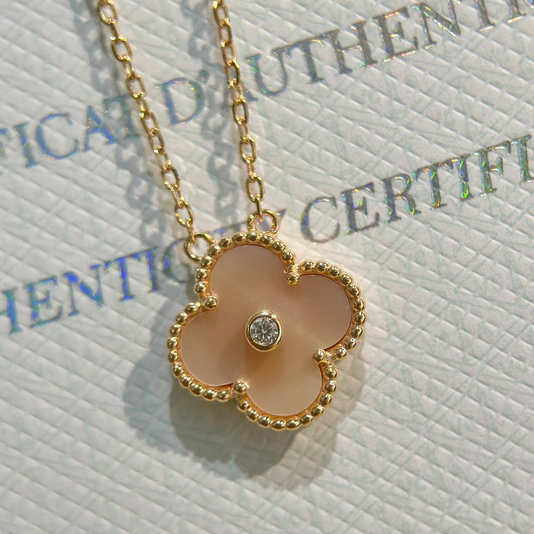 Sweet Alhambra Pink Clover Necklace