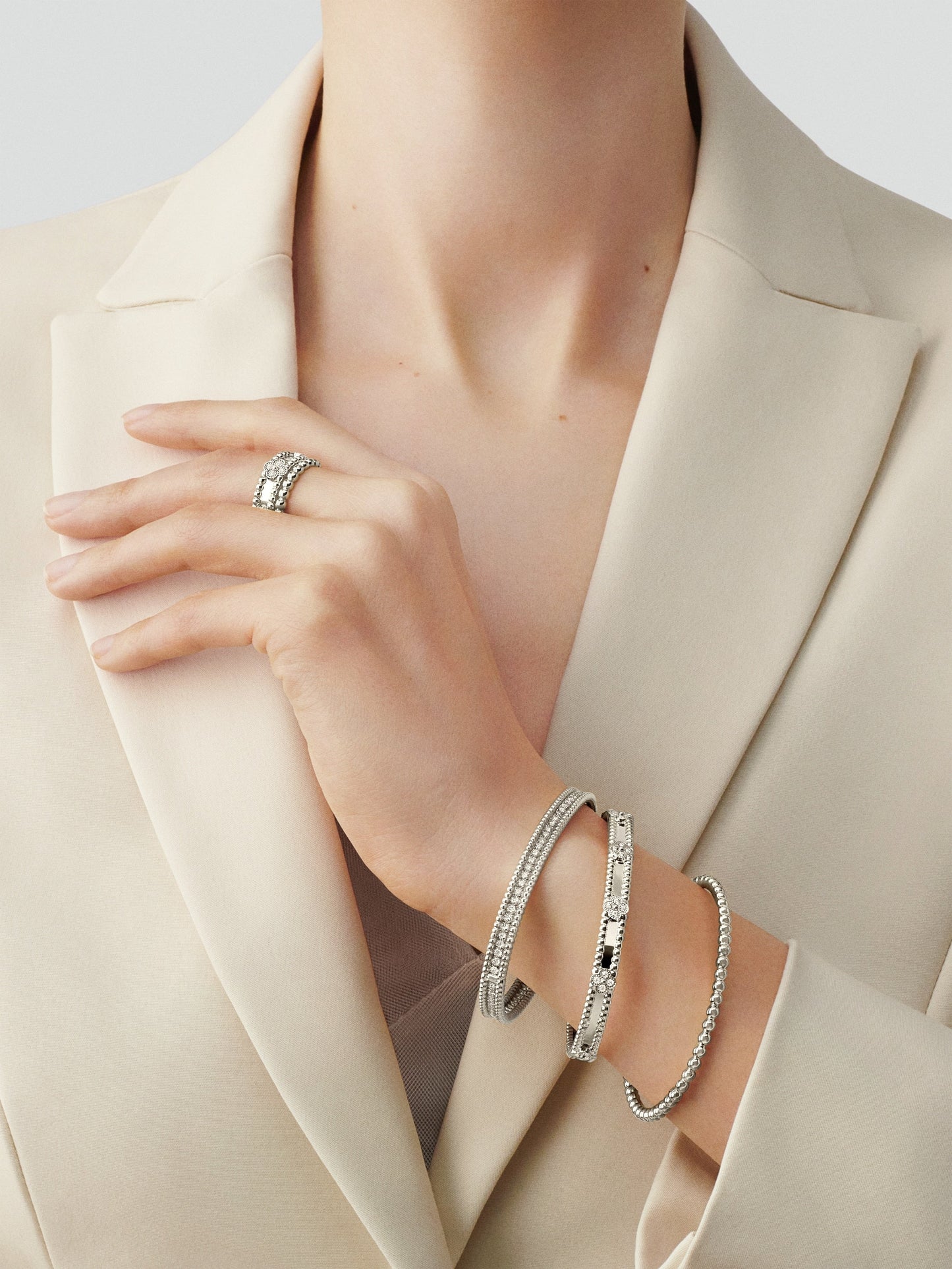 White Gold Perlée Bracelet