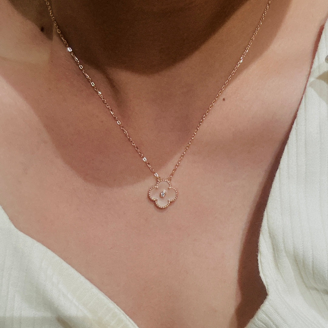 Sweet Alhambra Clover Necklace