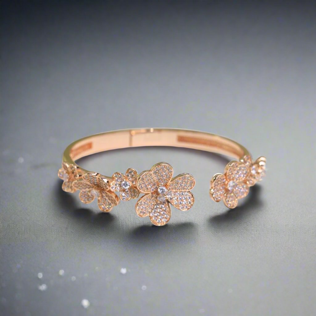 Frivole Seven Flowers Diamonds Bracelet