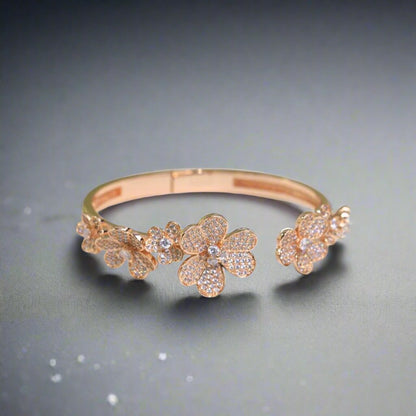 Frivole Seven Flowers Diamonds Bracelet